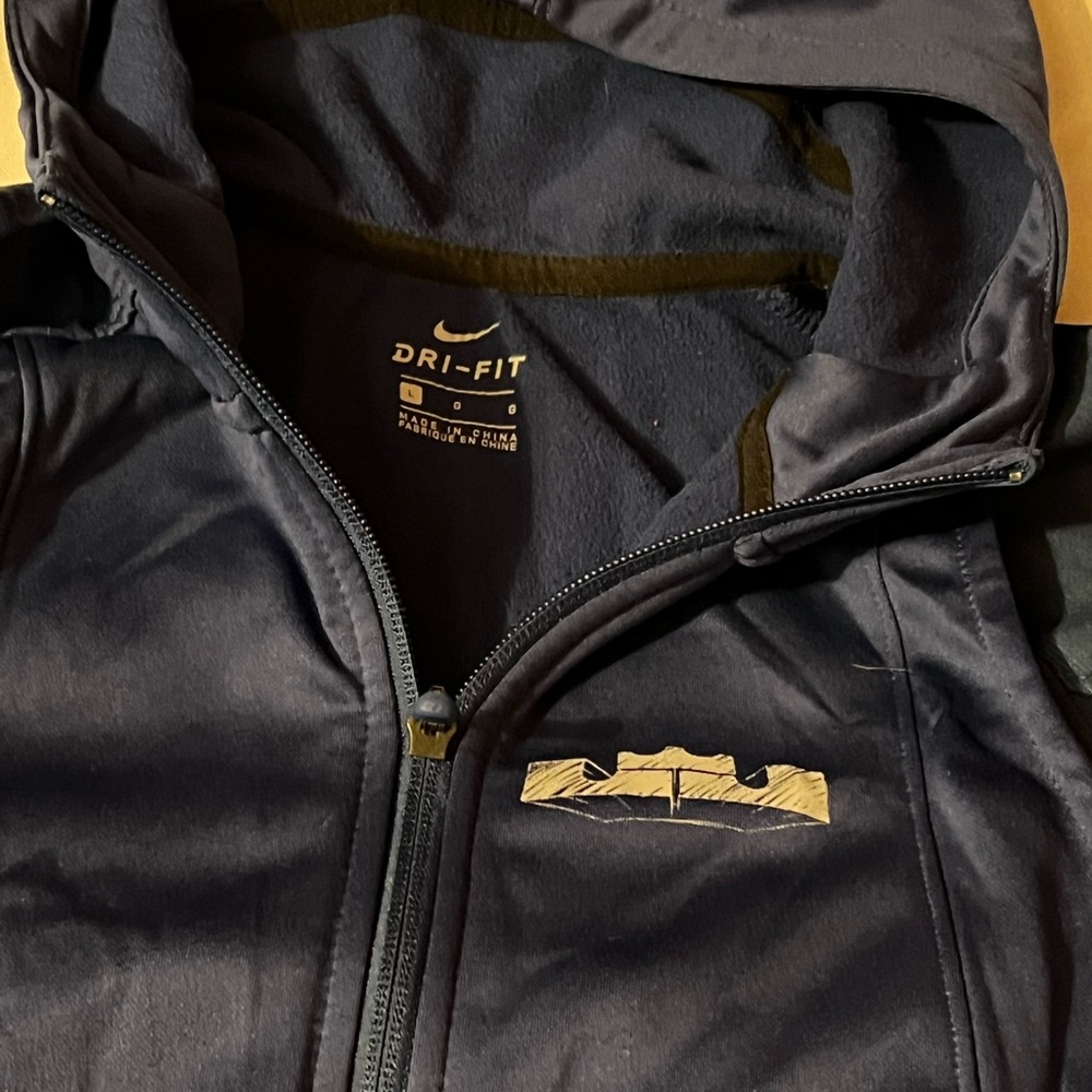 Nike youth‎ jacket navy Dri- fit large LeBron logo zip up large